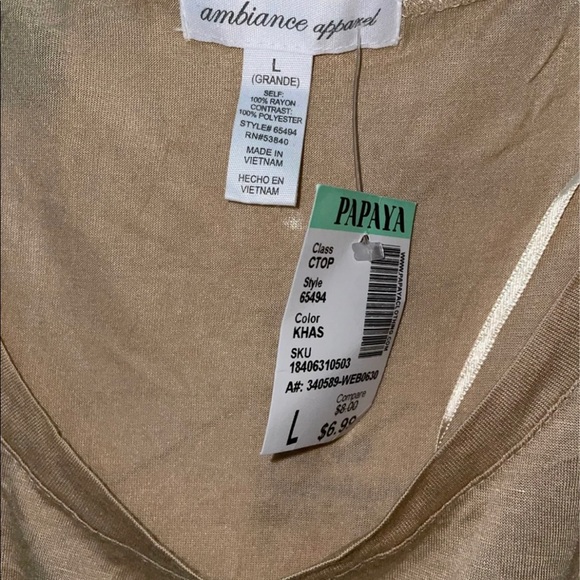 Women’s dressy shirt. - Picture 2 of 2